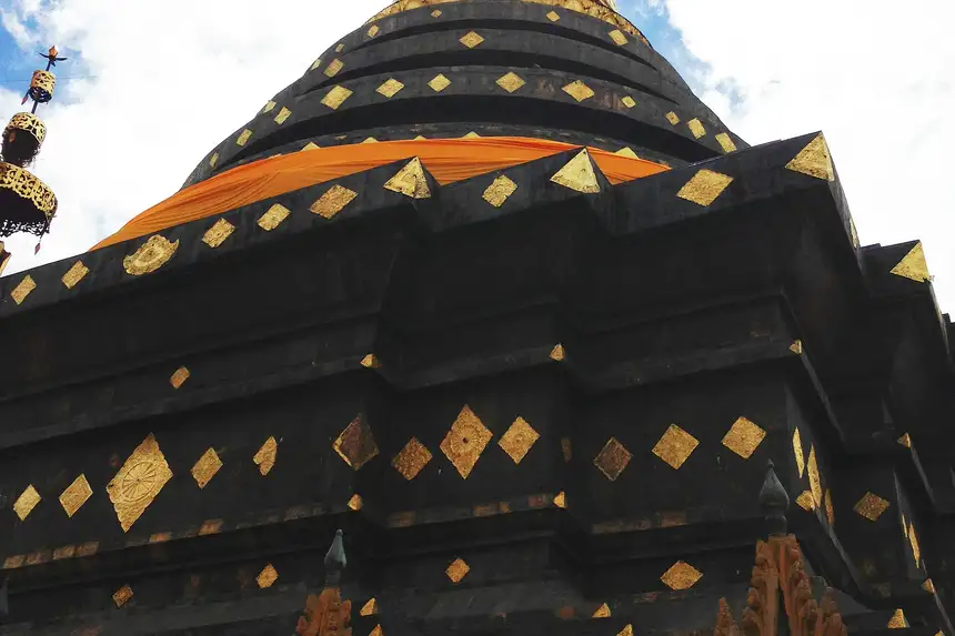 รวมวัดลำปาง วัดพระธาตุลำปางหลวงและวัดสวยศิลปะล้านนาในเมืองรถม้า