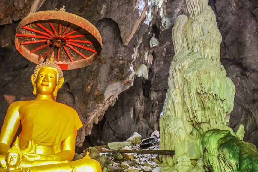 ถ้ำผาไท ลำปาง อุทยานแห่งชาติถ้ำหินงอกหินย้อย อำเภองาว