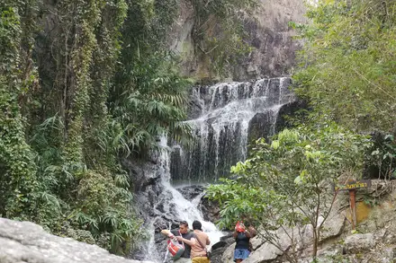 เที่ยววังเหนือ ลำปาง น้ำตกวังแก้ว อุทยานแห่งชาติดอยหลวง อำเภอวังเหนือ